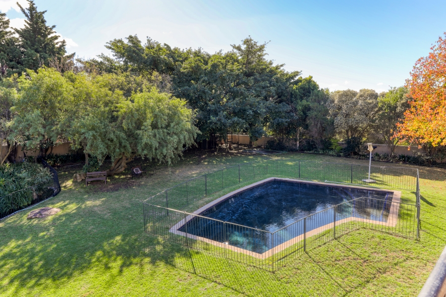 7 Bedroom Property for Sale in Zwaanswyk Western Cape